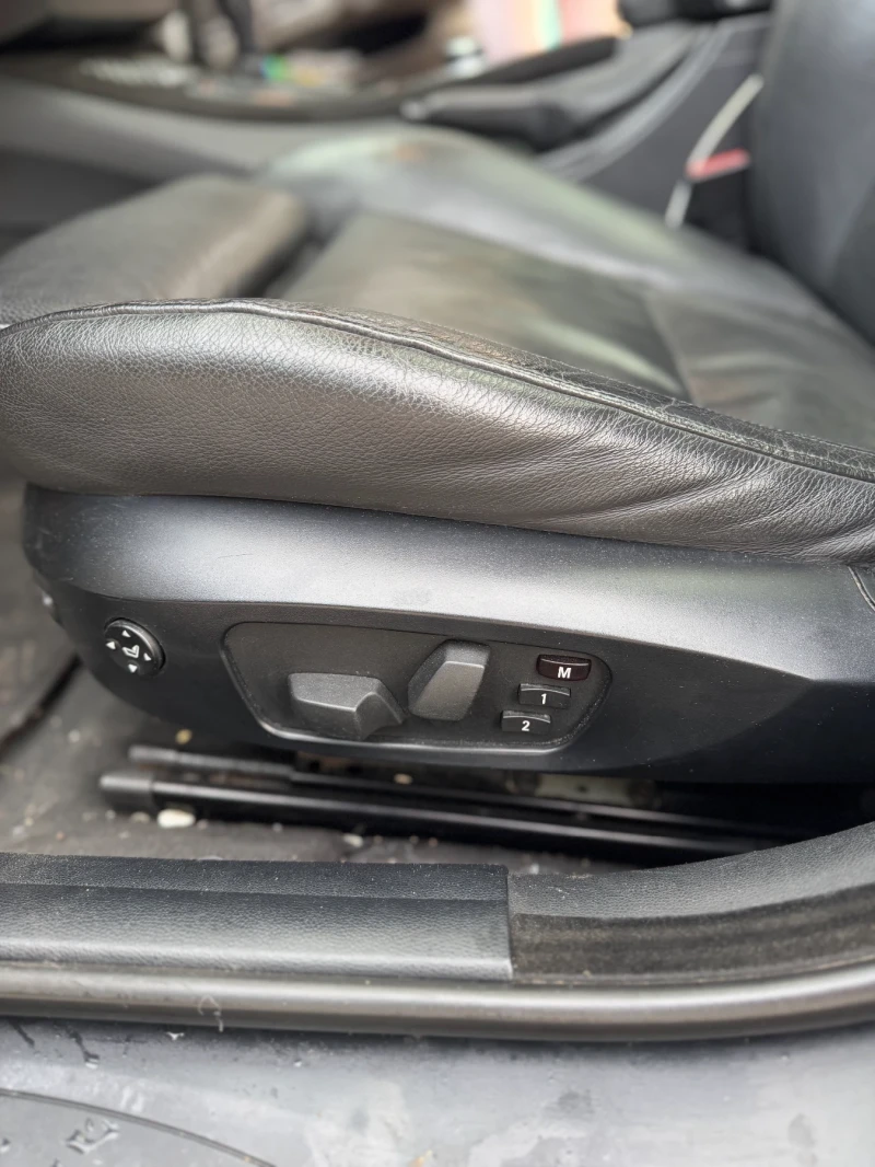 BMW 330 Facelift 231к.с., снимка 11 - Автомобили и джипове - 52630309