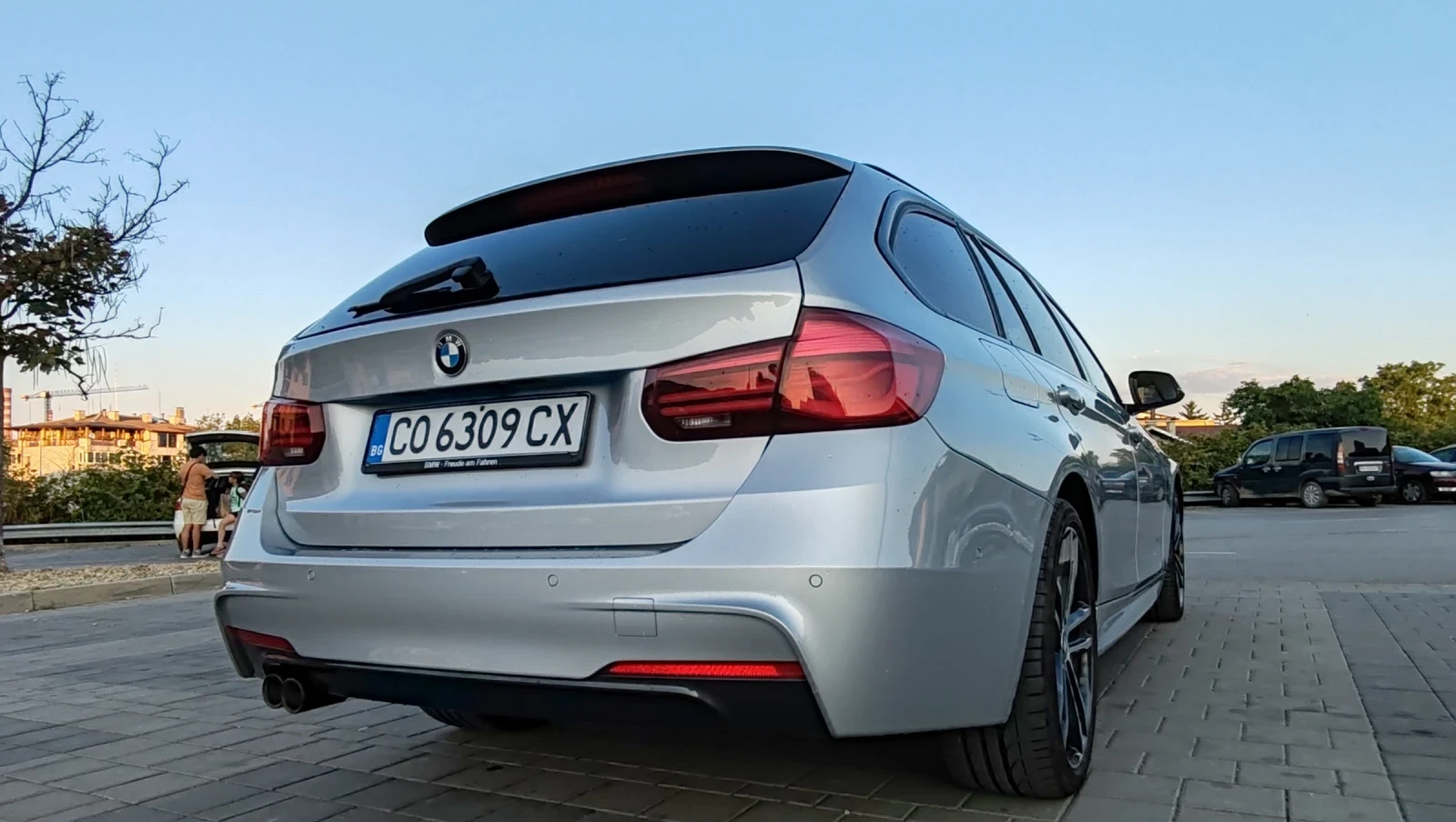 BMW 320  M Sport Shadow Edition XDrive - изображение 8