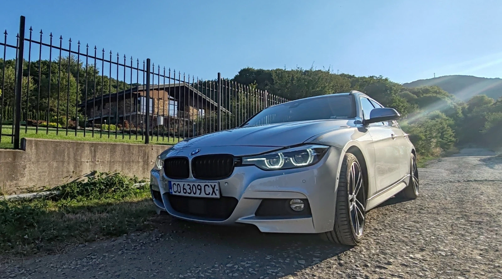 BMW 320  M Sport Shadow Edition XDrive - изображение 4
