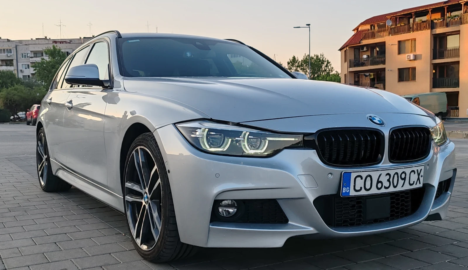 BMW 320  M Sport Shadow Edition XDrive - изображение 9