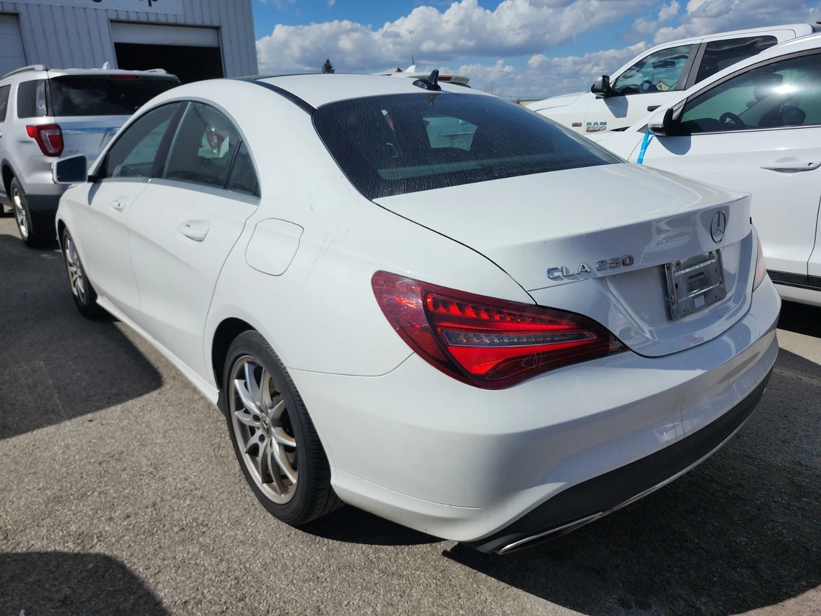 Mercedes-Benz CLA 250 * CARFAX* БЕЗ ПЪРВОНАЧАЛНА*  - изображение 3