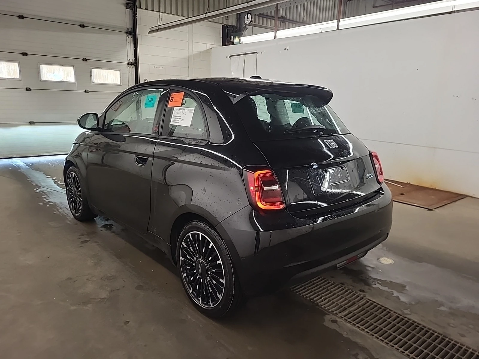 Fiat 500e (RED) EDITION * * CARFAX * * АВТО КРЕДИТ * *  - изображение 4