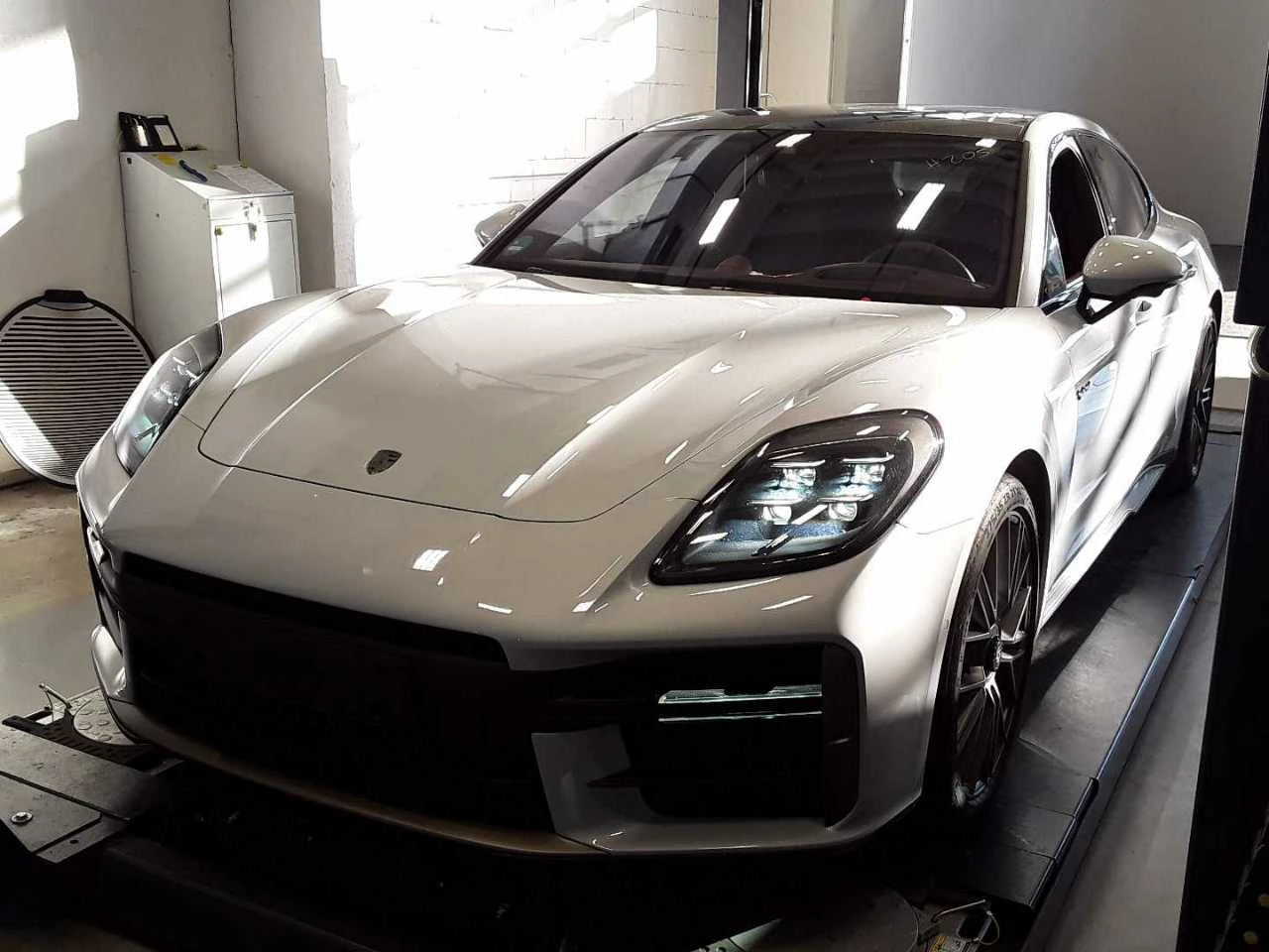 Porsche Panamera Turbo S E-Hybrid | Mobile.bg   1