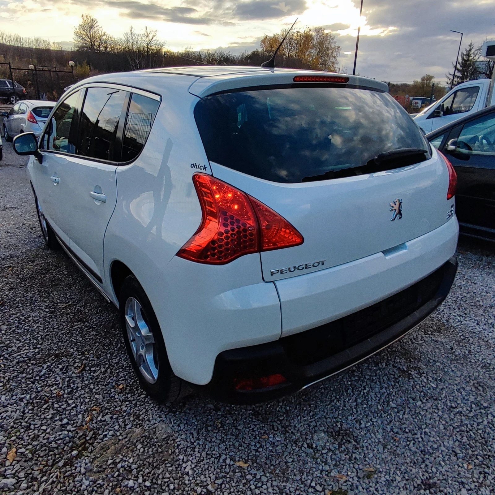 Peugeot 3008 1.6* EHDI* AVTOMATIK* NAVI* PANORAMA* PERLA* KSENO - изображение 6