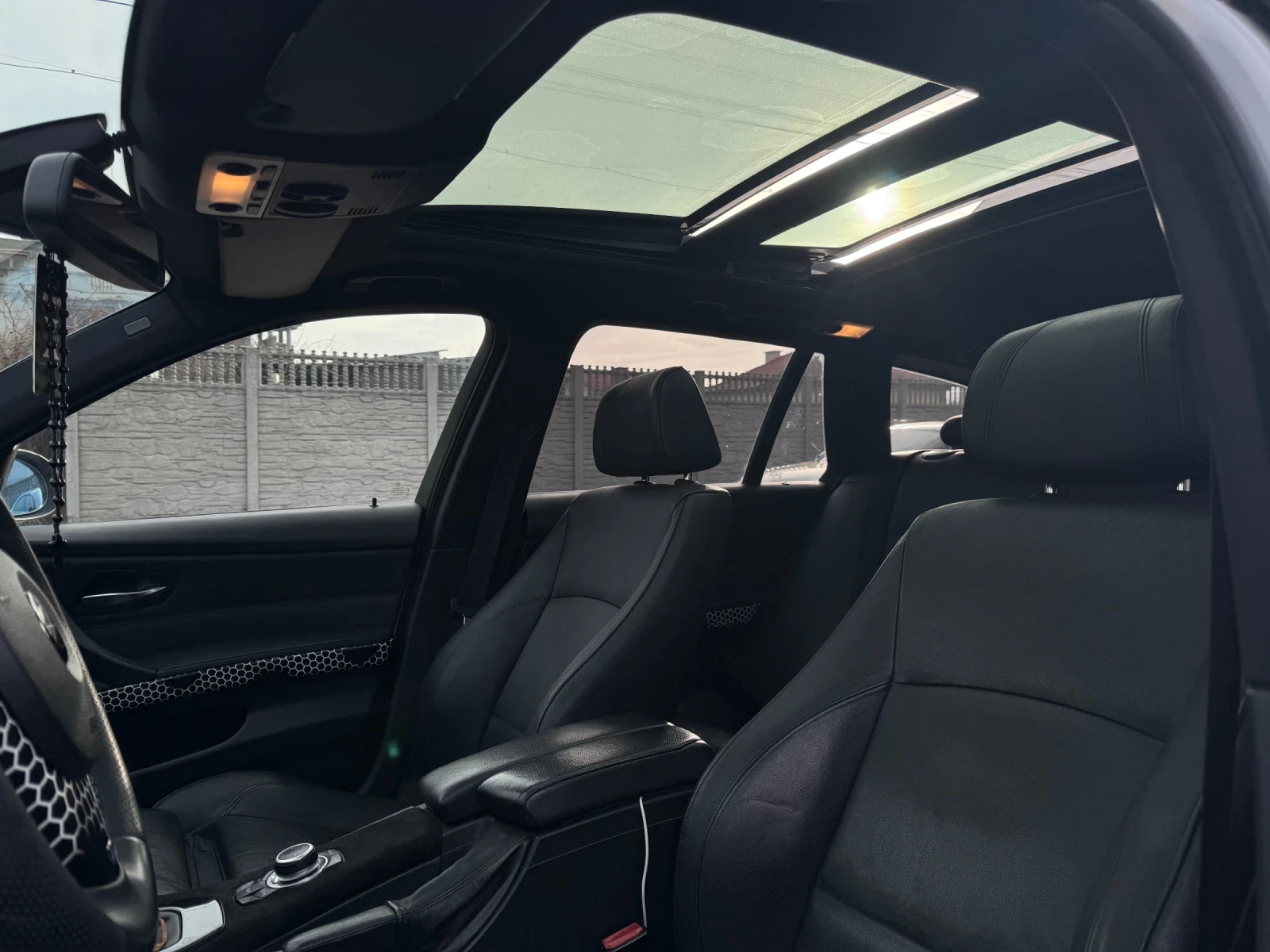 BMW 330 Facelift 231к.с., снимка 11 - Автомобили и джипове - 52630309