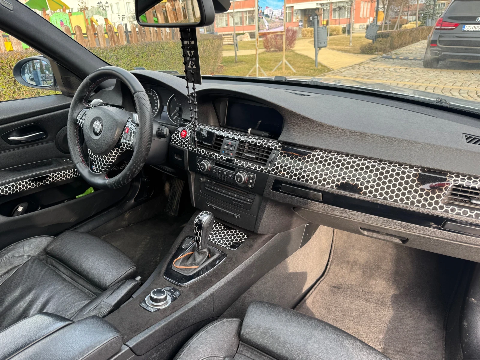 BMW 330 Facelift 231к.с., снимка 13 - Автомобили и джипове - 52630309