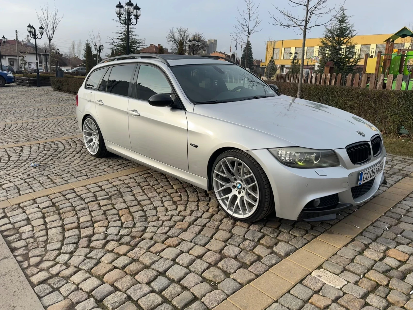 BMW 330 Facelift 231к.с., снимка 3 - Автомобили и джипове - 52630309
