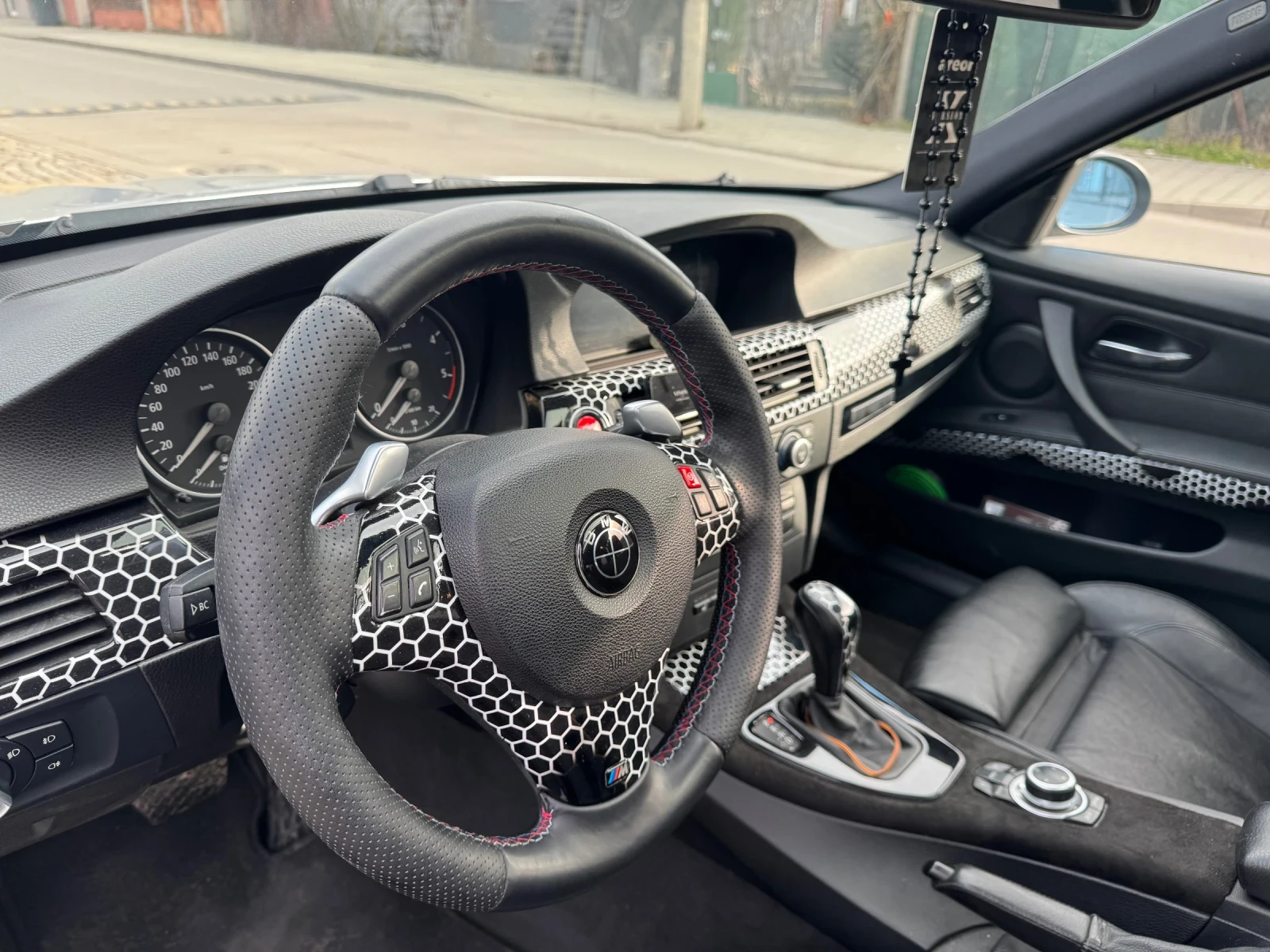 BMW 330 Facelift 231к.с., снимка 10 - Автомобили и джипове - 52630309