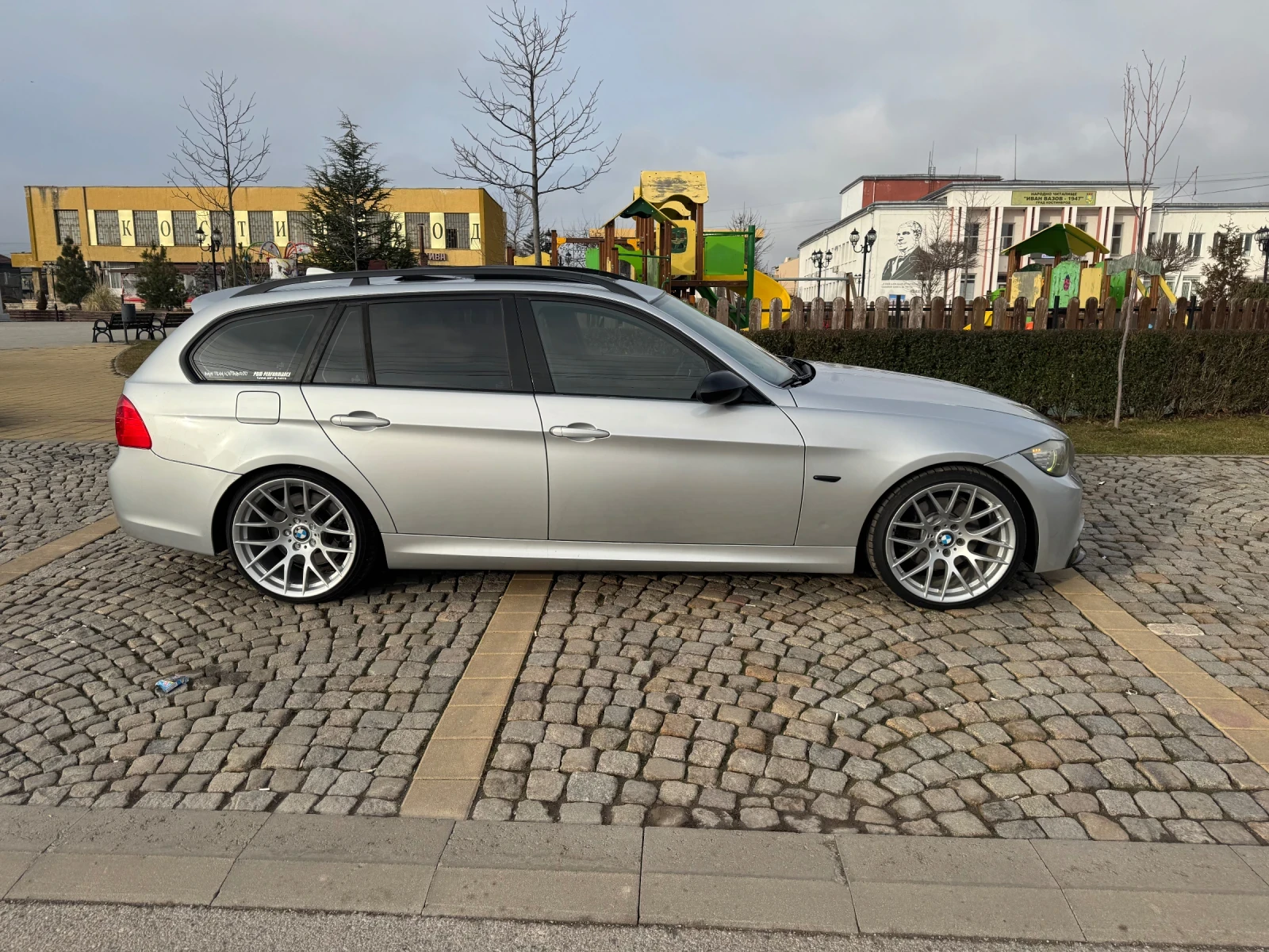 BMW 330 Facelift 231к.с., снимка 4 - Автомобили и джипове - 52630309