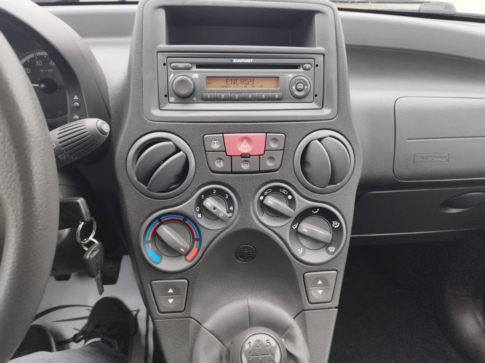 Fiat Panda 1.2i 4x4 , снимка 13 - Автомобили и джипове - 53404786