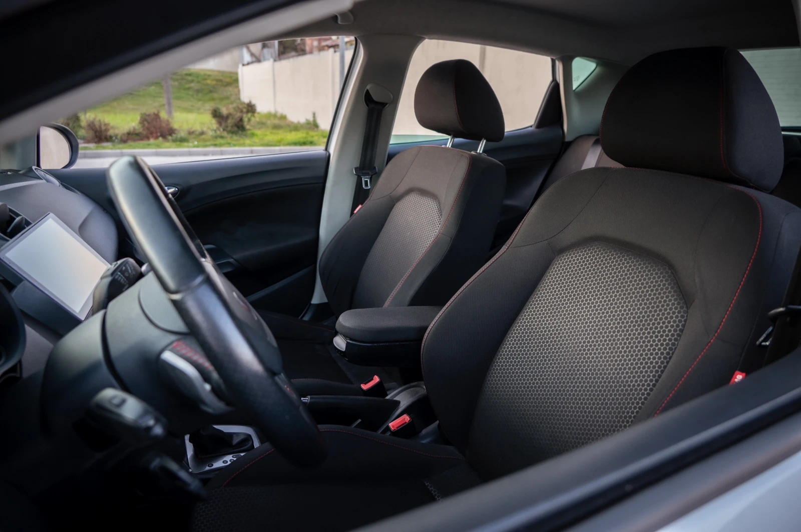 Seat Ibiza FR TSI, снимка 8 - Автомобили и джипове - 53892130