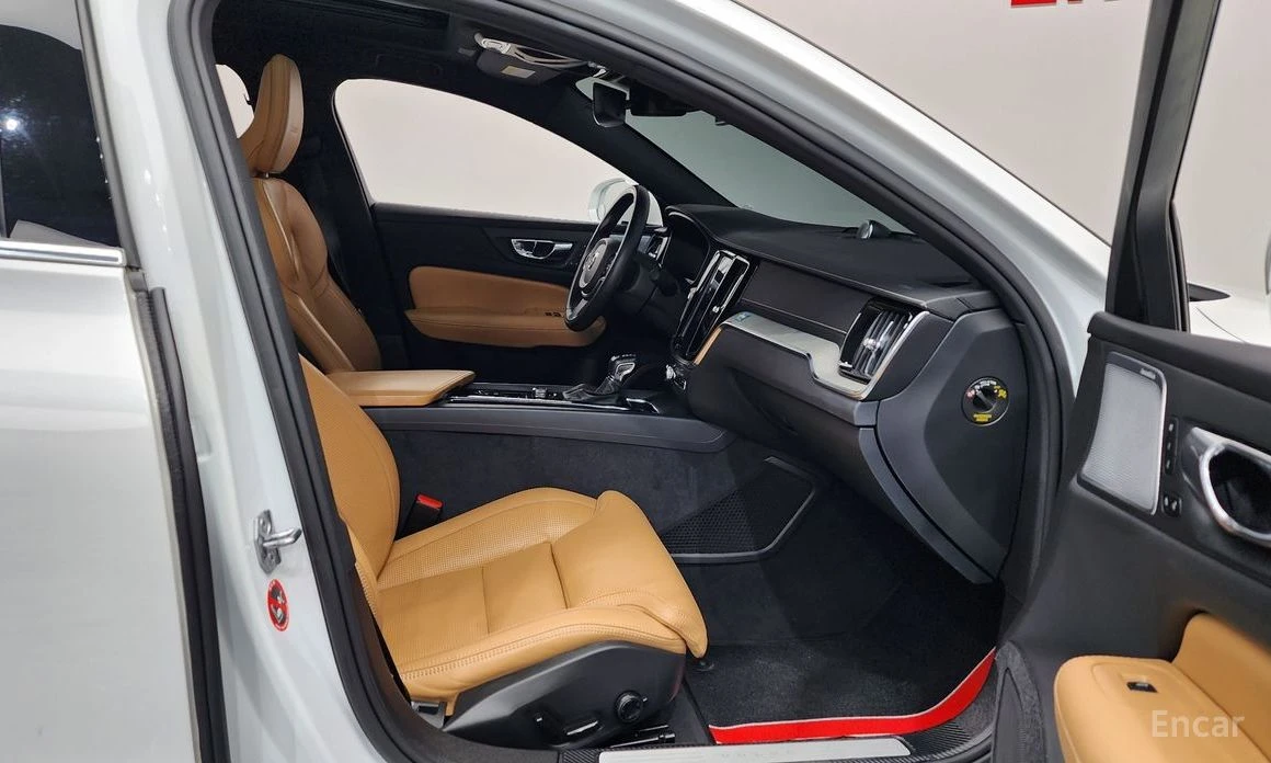 Volvo S60 T5* INSCRIPTION* КАМЕРИ* 360* LANE* ASSIST* KEYLES, снимка 8 - Автомобили и джипове - 54073111