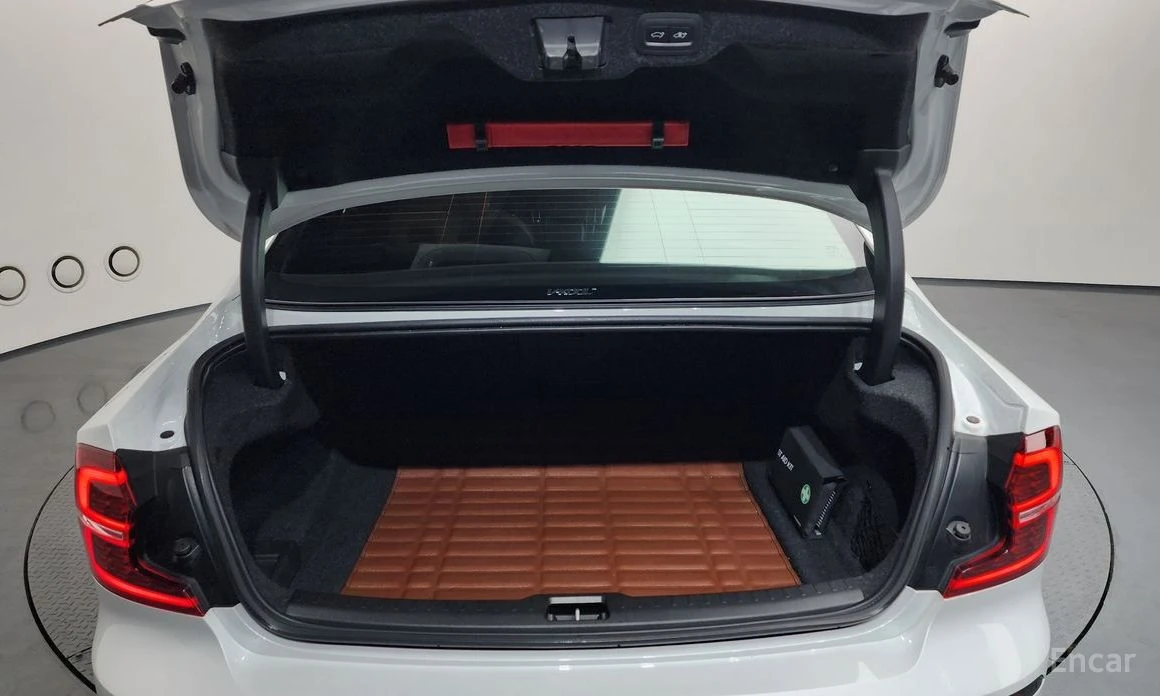 Volvo S60 T5* INSCRIPTION* КАМЕРИ* 360* LANE* ASSIST* KEYLES, снимка 15 - Автомобили и джипове - 54073111