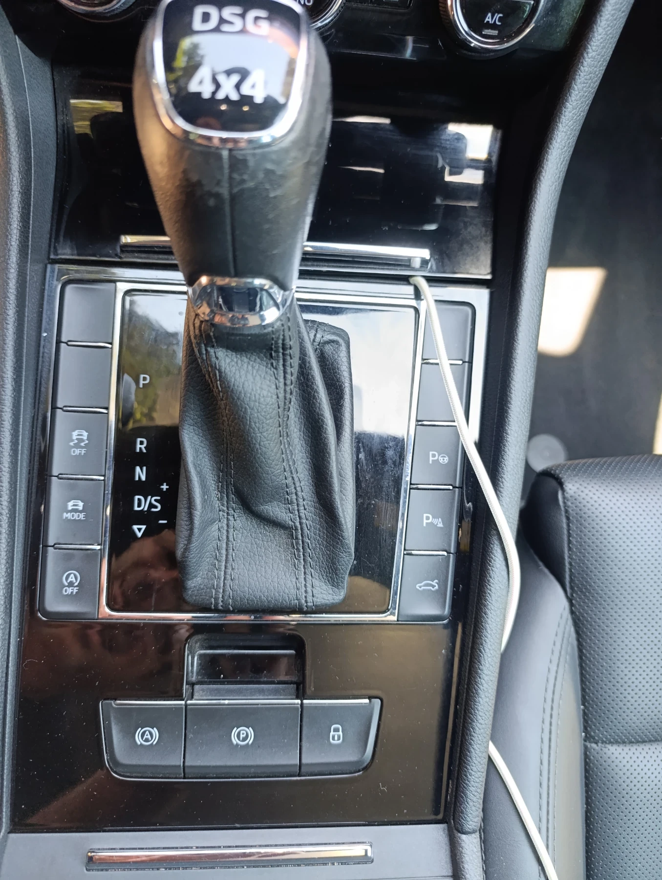 Skoda Superb 2.0 tdi 190 kc 4x4, снимка 6 - Автомобили и джипове - 55118591
