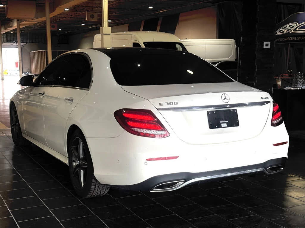 Mercedes-Benz E 300 4MATIC/AMG LINE/PANORAMA/360CAM/BURMESTER, снимка 4 - Автомобили и джипове - 55217442