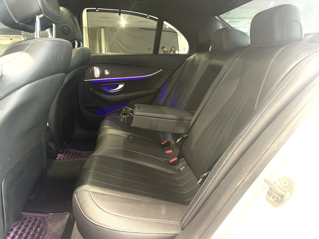 Mercedes-Benz E 300 4MATIC/AMG LINE/PANORAMA/360CAM/BURMESTER, снимка 8 - Автомобили и джипове - 55217442