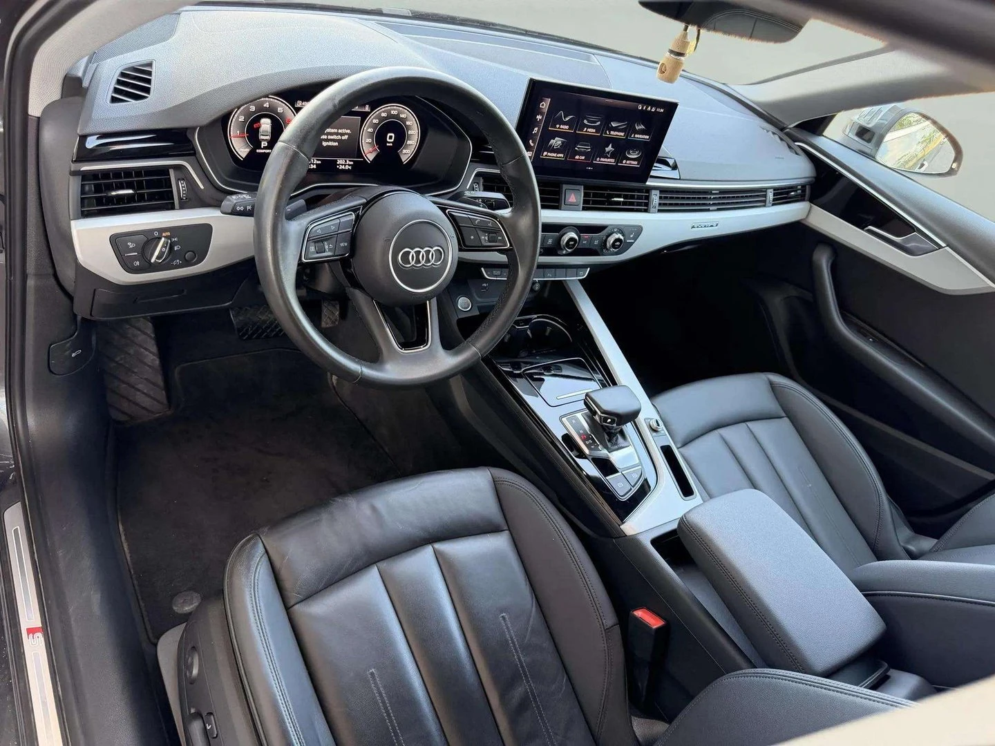 Audi A4, снимка 7 - Автомобили и джипове - 55345974