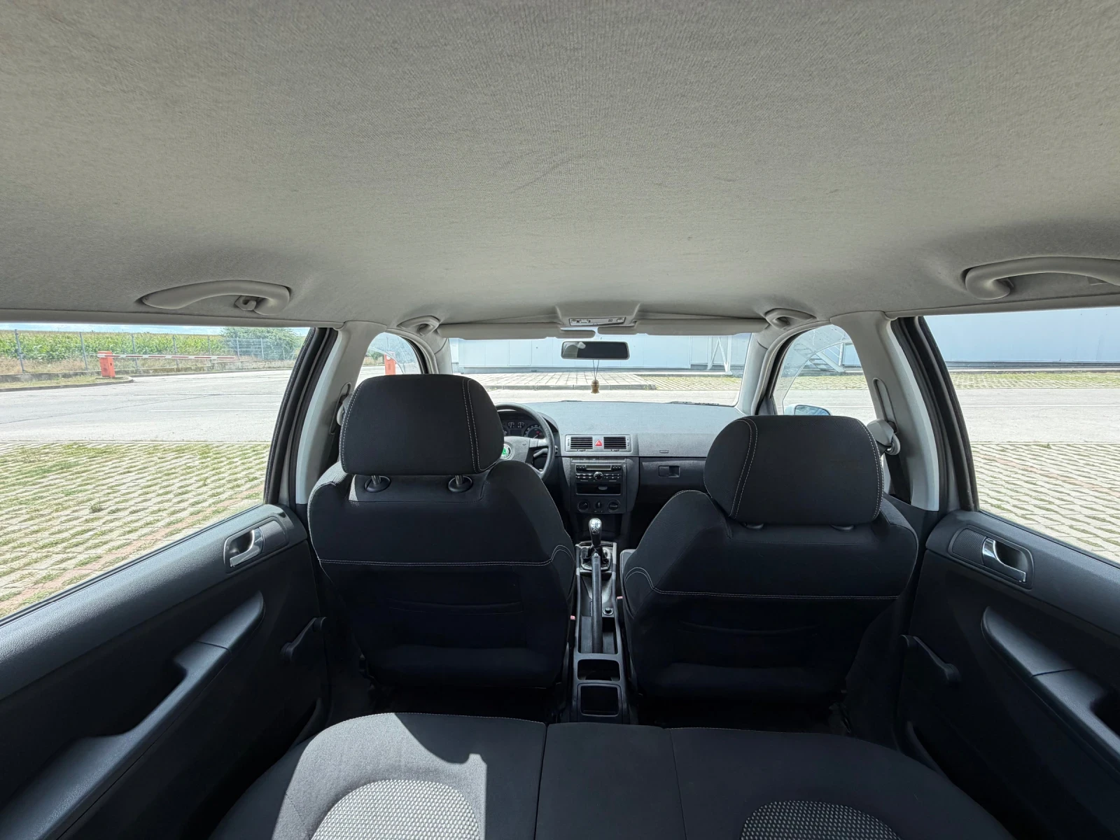 Skoda Fabia 1.4 16V ГАЗ, снимка 8 - Автомобили и джипове - 55413236