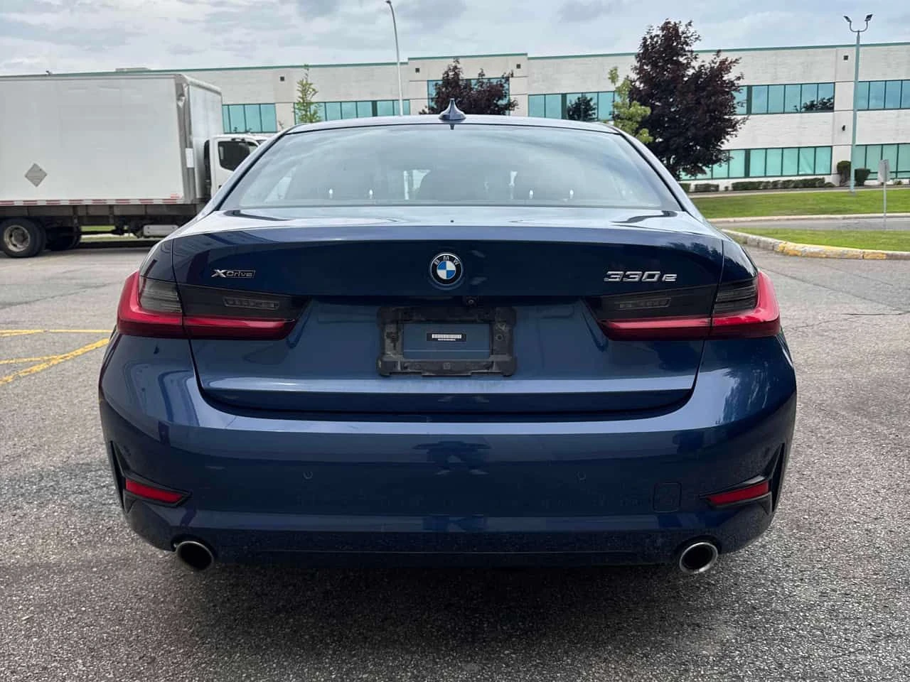 BMW 330 330e xDrive | CARFAX | АВТОФИНАНСИРАНЕ, снимка 5 - Автомобили и джипове - 55601600