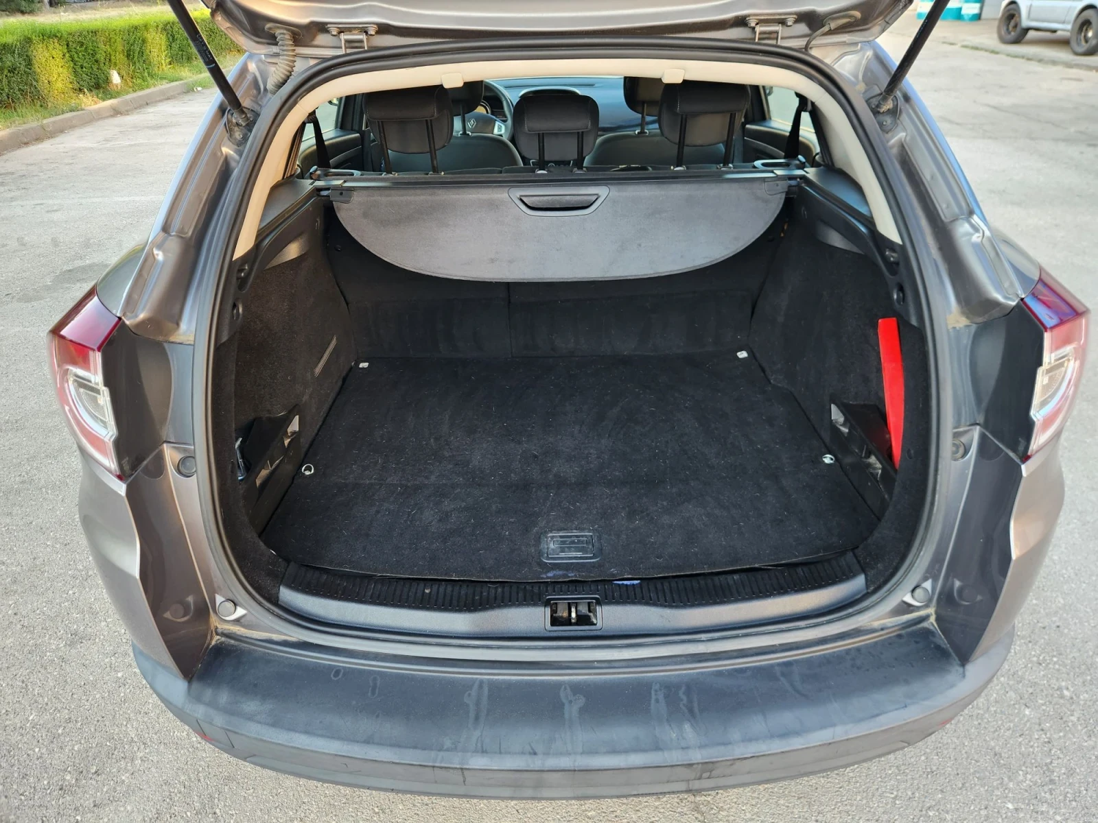 Renault Megane 1.5dci 110hp, снимка 9 - Автомобили и джипове - 56530751