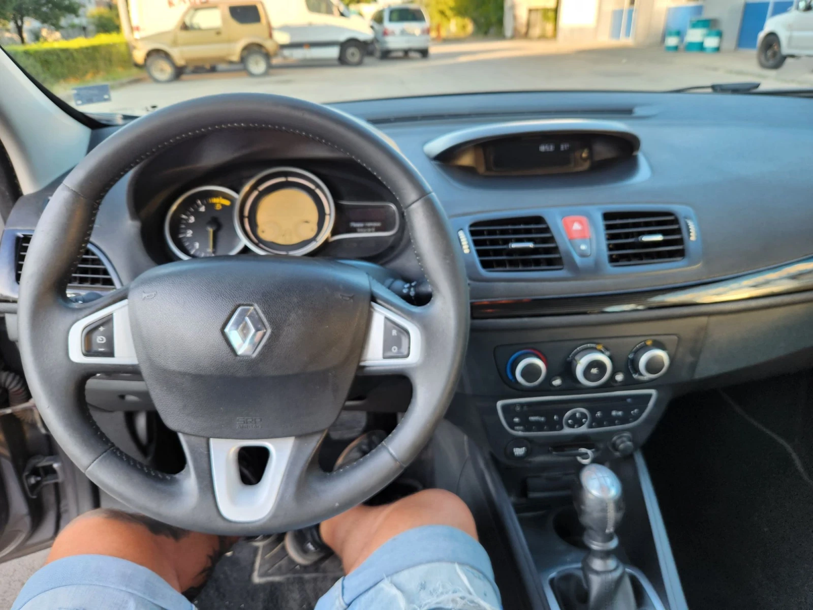 Renault Megane 1.5dci 110hp, снимка 11 - Автомобили и джипове - 56530751