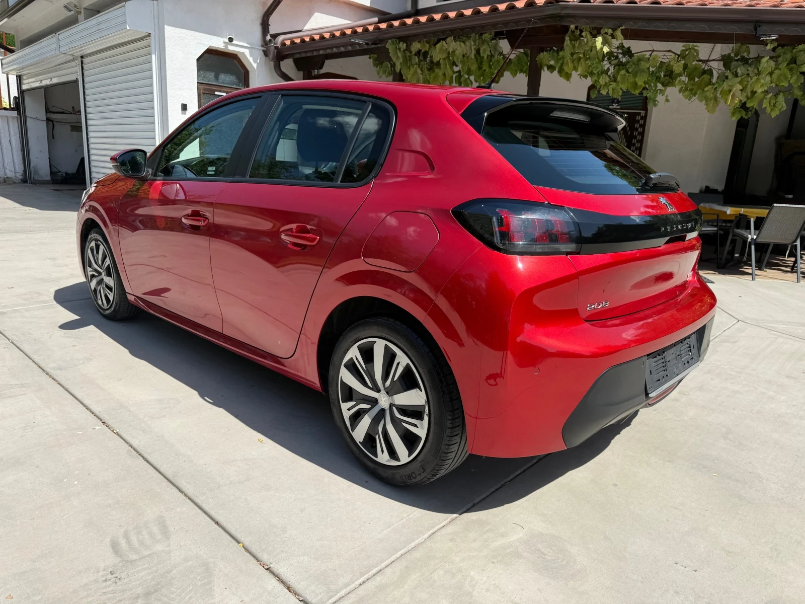 Peugeot 208 1.2i* Navi* CarPlay* Android Auto* Lane assist* Eu | Mobile.bg � ����������� 2