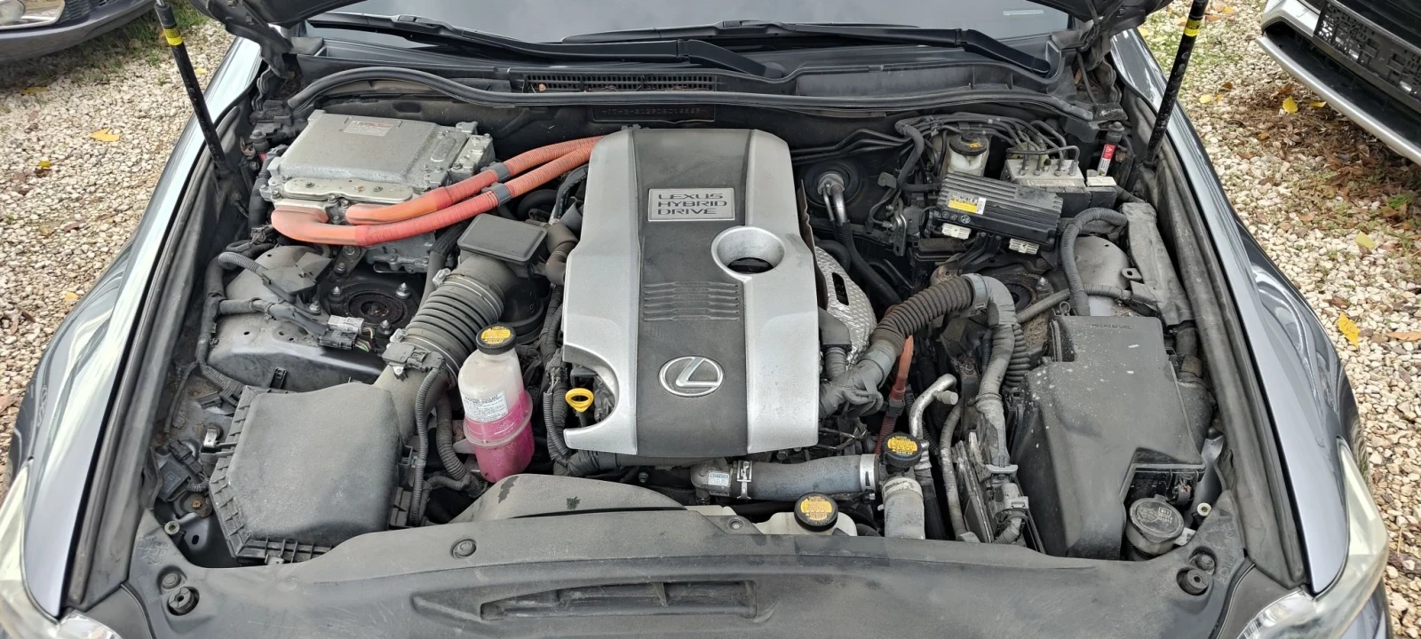 Lexus IS 300 h, снимка 5 - Автомобили и джипове - 56733747