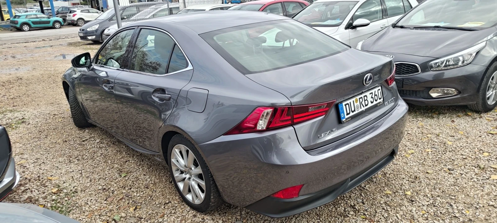 Lexus IS 300 h, снимка 3 - Автомобили и джипове - 56733747