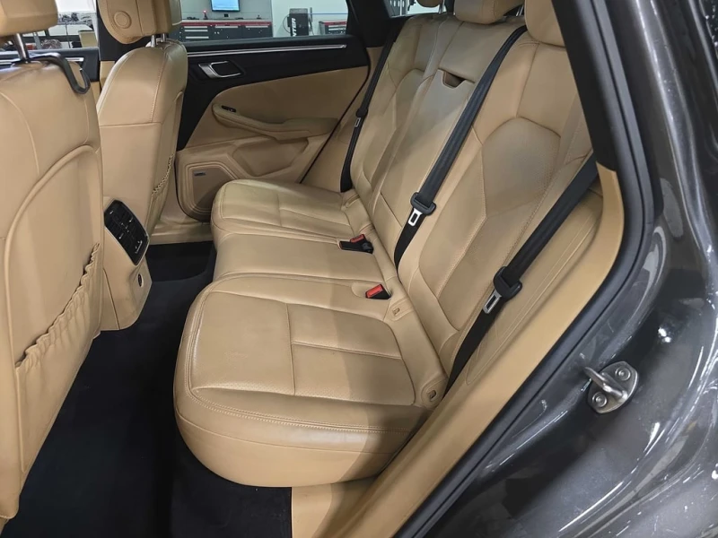 Porsche Macan * AWD * CARFAX * ЦЕНА ДО БГ, снимка 11 - Автомобили и джипове - 52813410