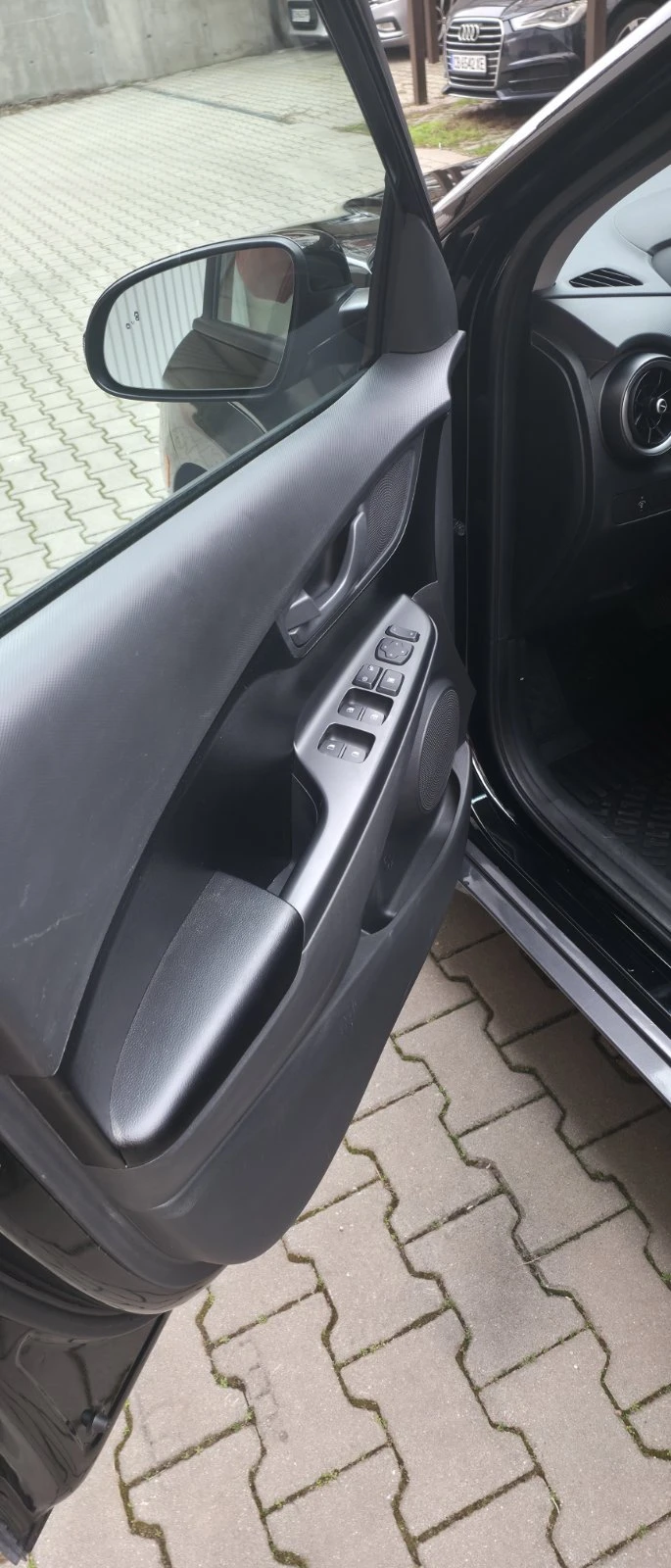 Hyundai Kona SEL AWD, снимка 10 - Автомобили и джипове - 53484310