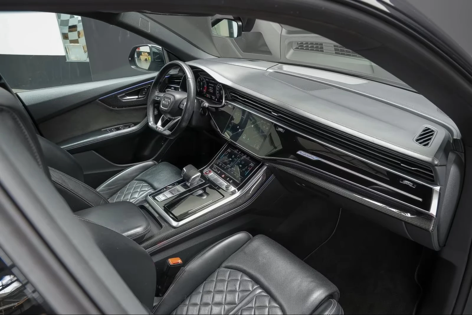 Audi SQ8 4.0 V8 TDI Quattro - изображение 6