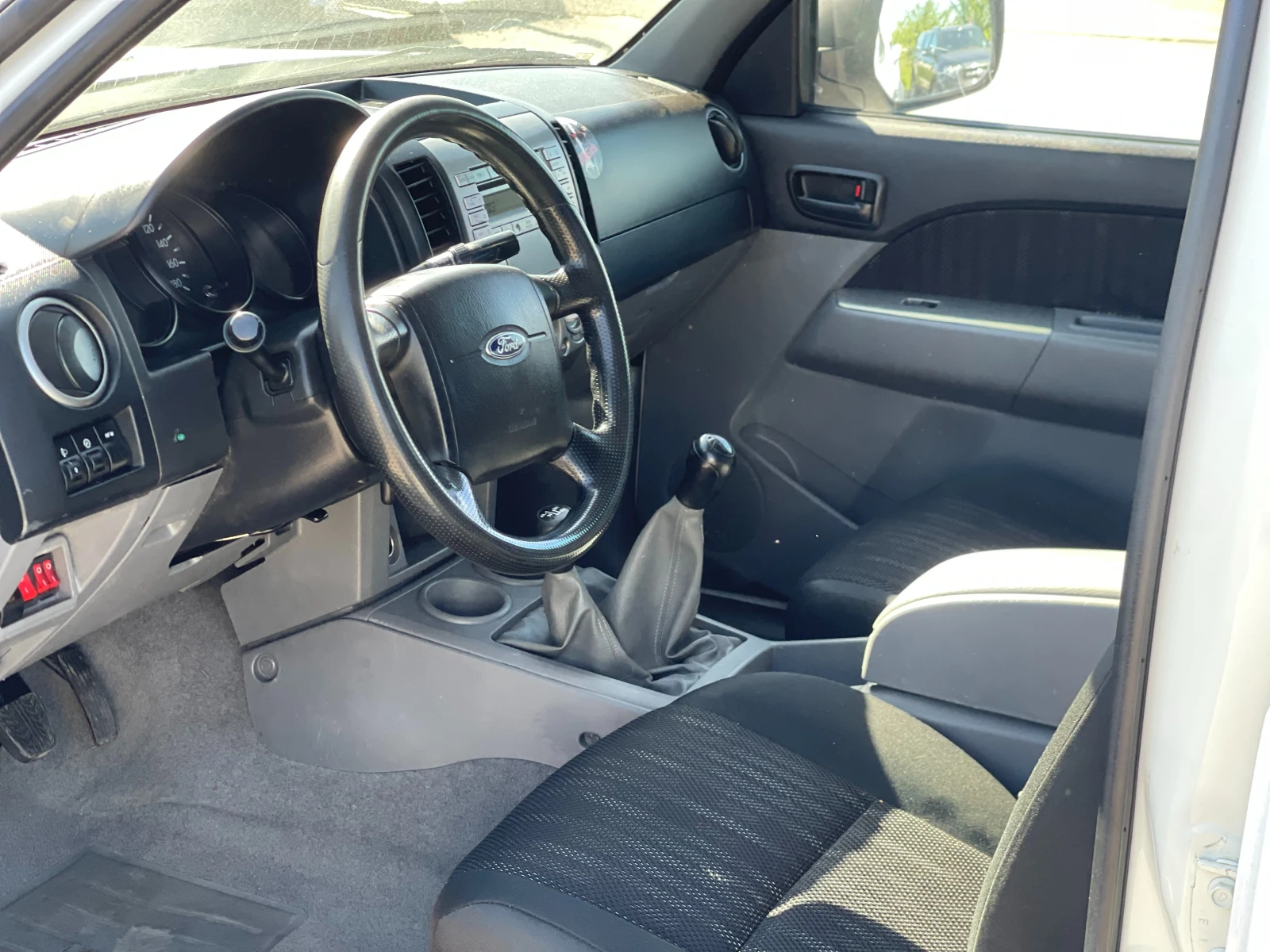 Ford Ranger 2.5TDCi 4x4, снимка 13 - Автомобили и джипове - 54339594