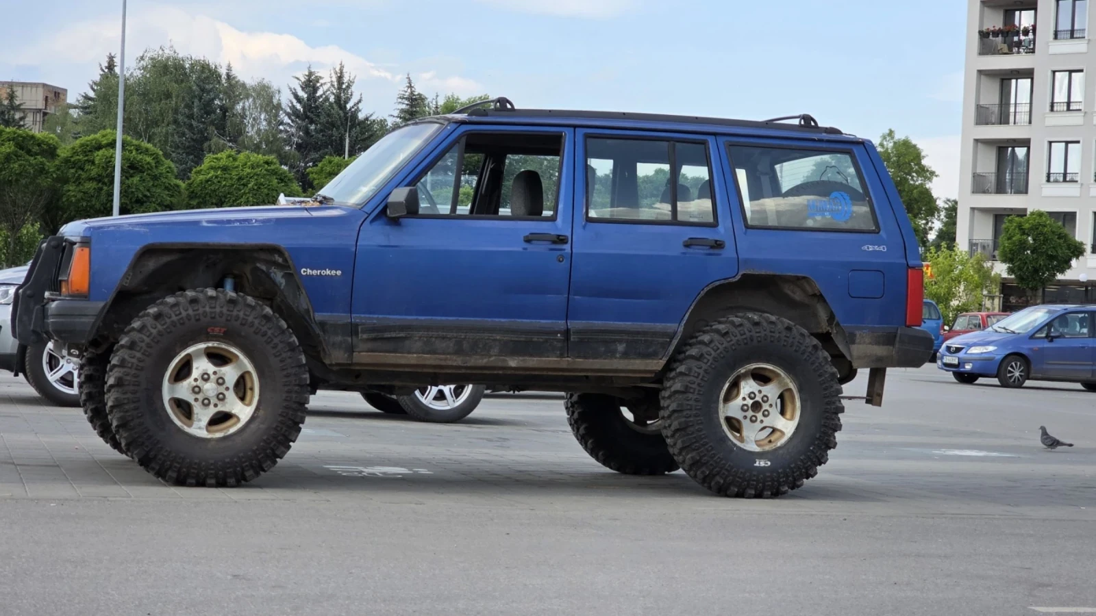 Jeep Cherokee, снимка 3 - Автомобили и джипове - 55961247