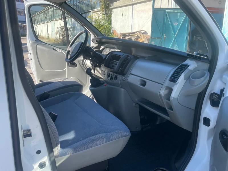 Renault Trafic, снимка 6 - Бусове и автобуси - 48911205