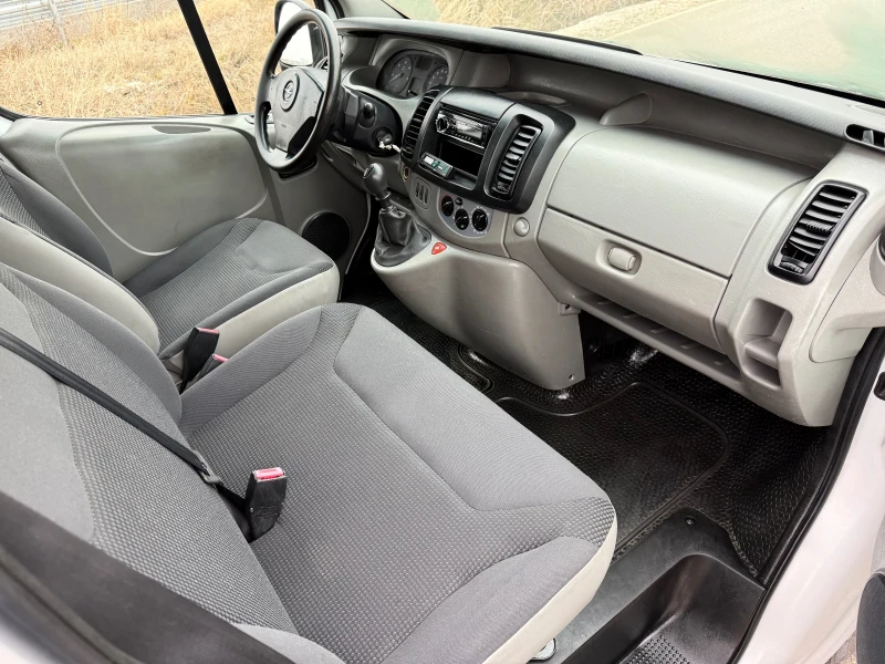 Opel Vivaro 2.0 CDTi / 6 Скорости / EURO 5 / 2900кг. , снимка 11 - Бусове и автобуси - 53213570