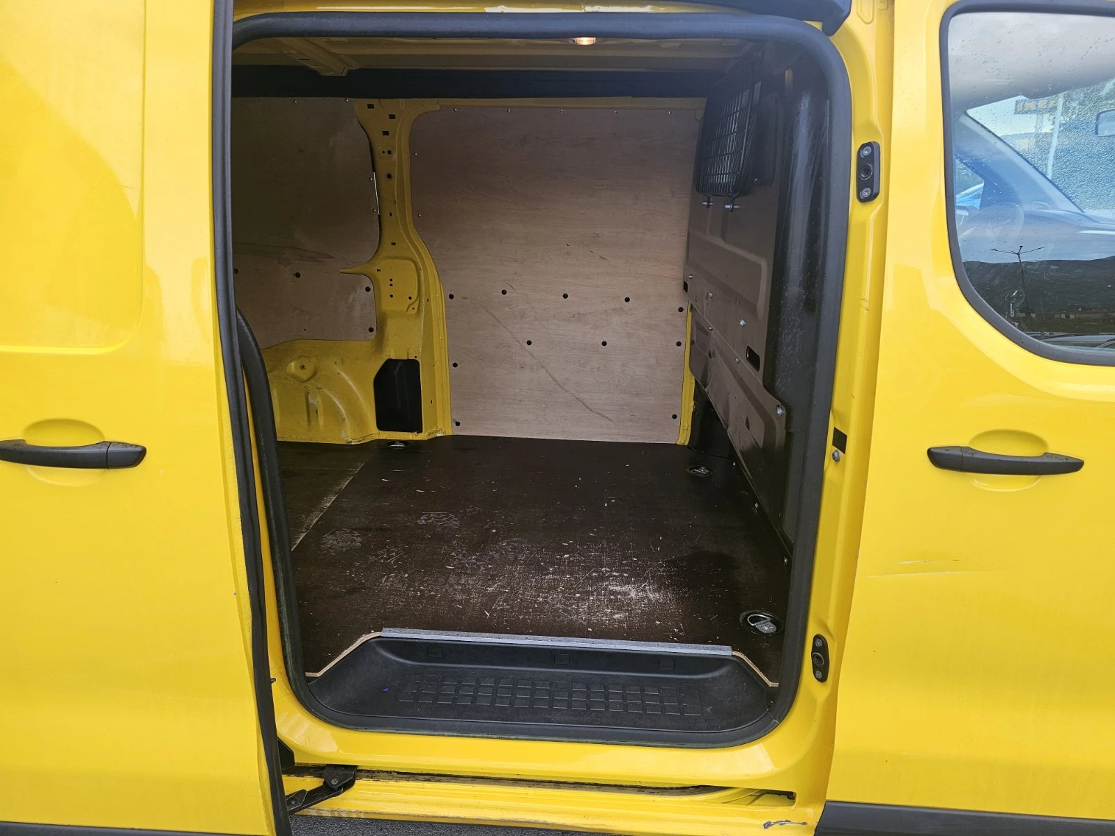 Peugeot Expert 2.0 dCi 120, снимка 13 - Бусове и автобуси - 54786690