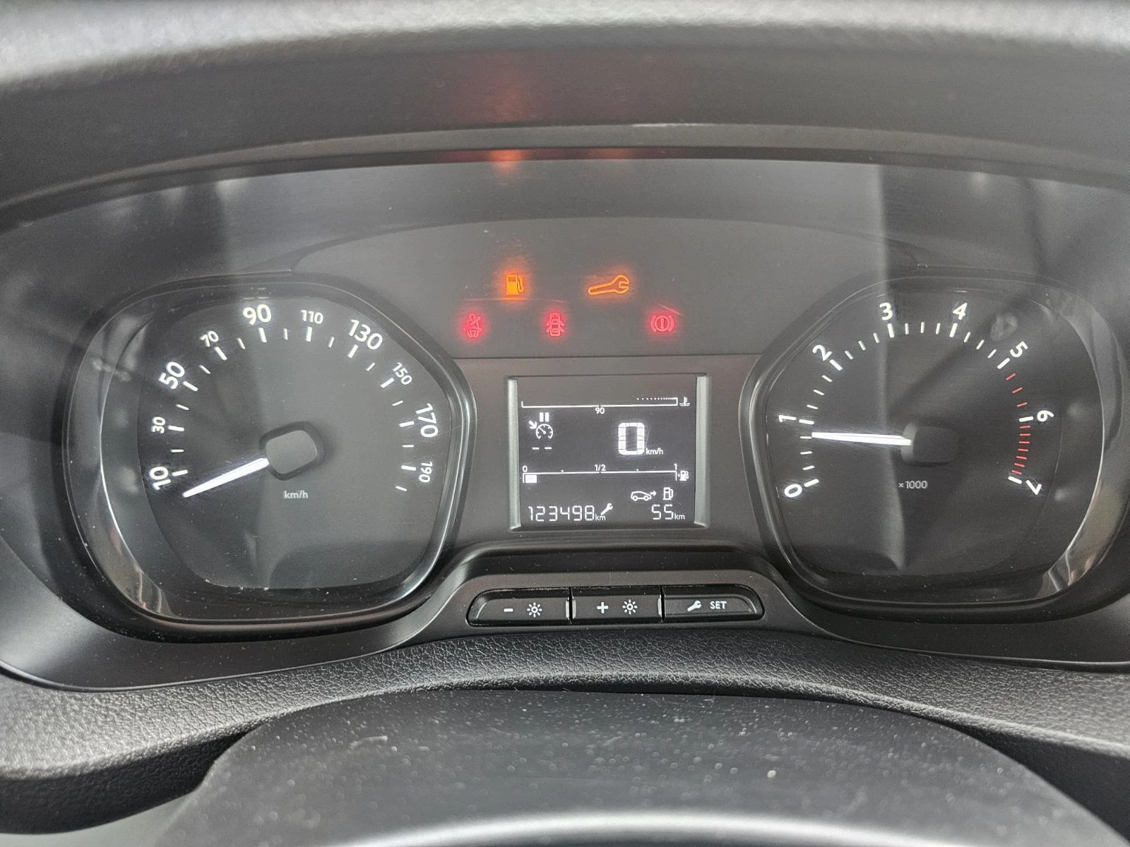 Peugeot Expert 2.0 dCi 120, снимка 8 - Бусове и автобуси - 54786690