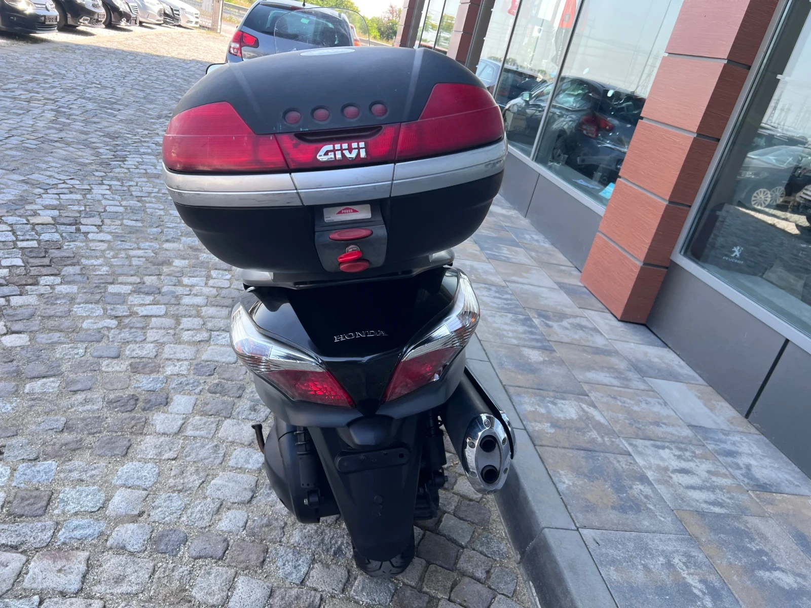Honda Silver Wing 400 AbS - изображение 8