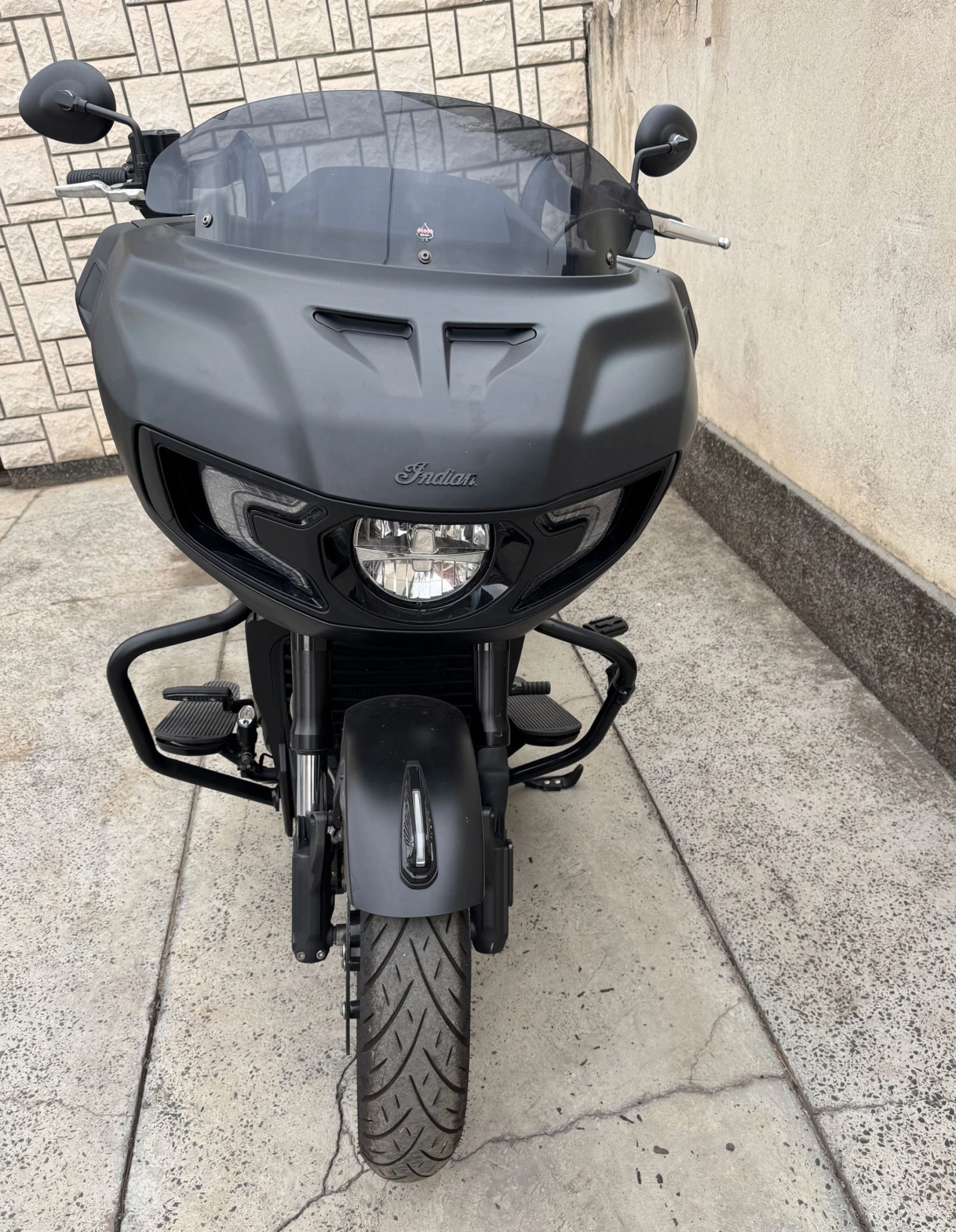 Indian Pursuit Dark Horse