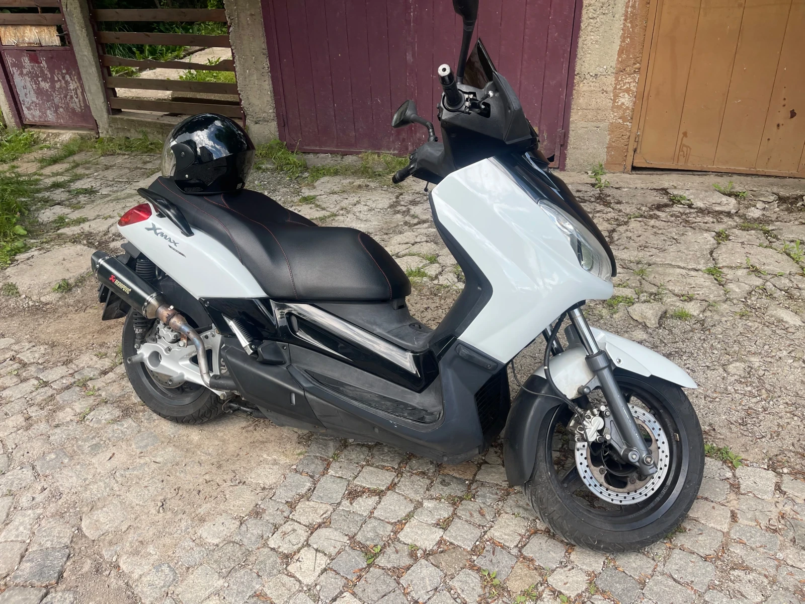Yamaha X-max Скутер