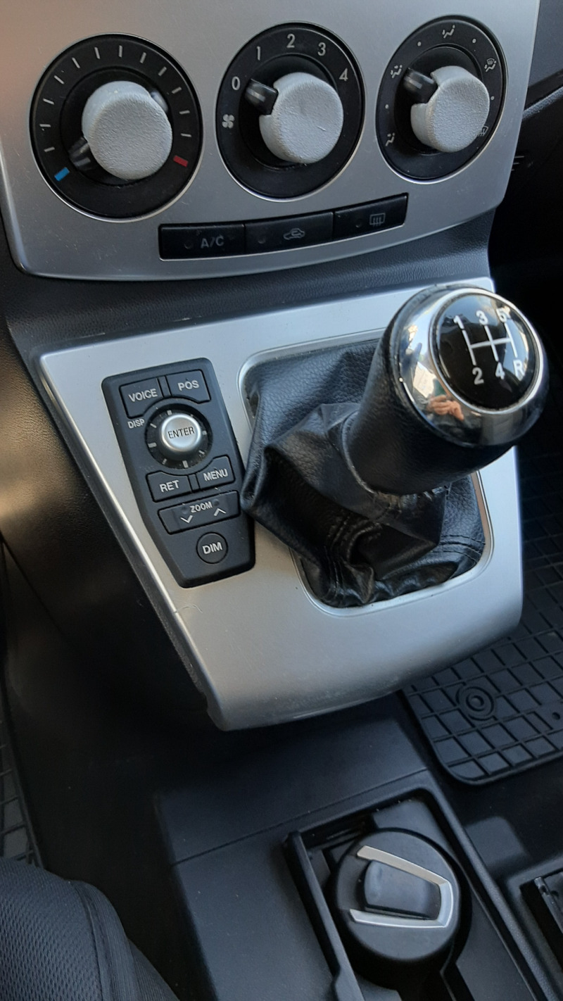 Mazda 5, снимка 8 - Автомобили и джипове - 46068243