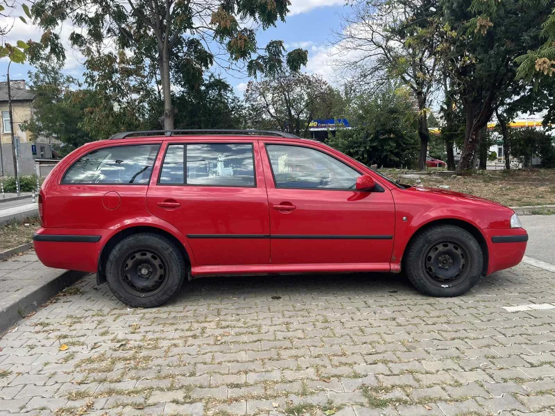 Skoda Octavia Tour 1.9, снимка 2 - Автомобили и джипове - 47146960