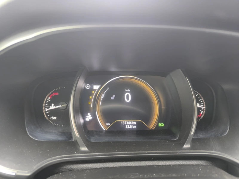 Renault Megane 1.5 Blue dCi Business, снимка 7 - Автомобили и джипове - 52673644