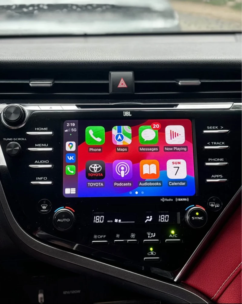 Toyota Camry XSE * * V6 * * JBL * * CARFAX * *  АВТО КРЕДИТ * *, снимка 5 - Автомобили и джипове - 52863284