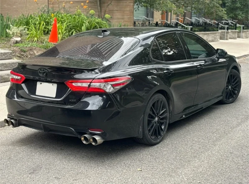 Toyota Camry XSE * * V6 * * JBL * * CARFAX * *  АВТО КРЕДИТ * *, снимка 2 - Автомобили и джипове - 52863284