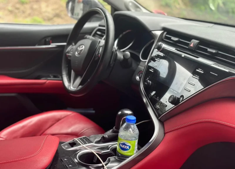 Toyota Camry XSE * * V6 * * JBL * * CARFAX * *  АВТО КРЕДИТ * *, снимка 6 - Автомобили и джипове - 52863284