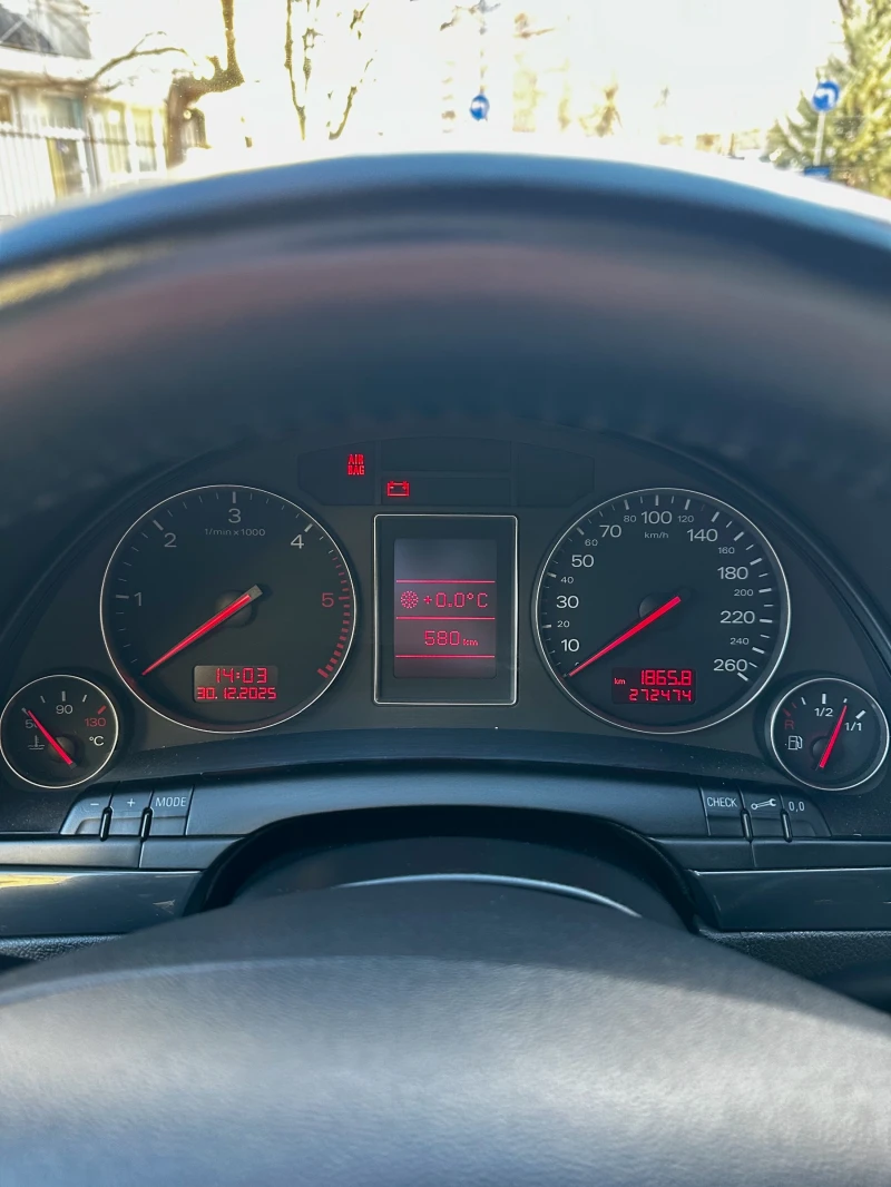 Audi A4 Avant, Кожен салон, снимка 9 - Автомобили и джипове - 52937770