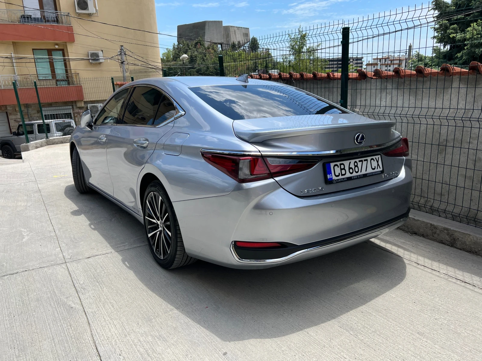 Lexus ES 300 h Luxury - изображение 7