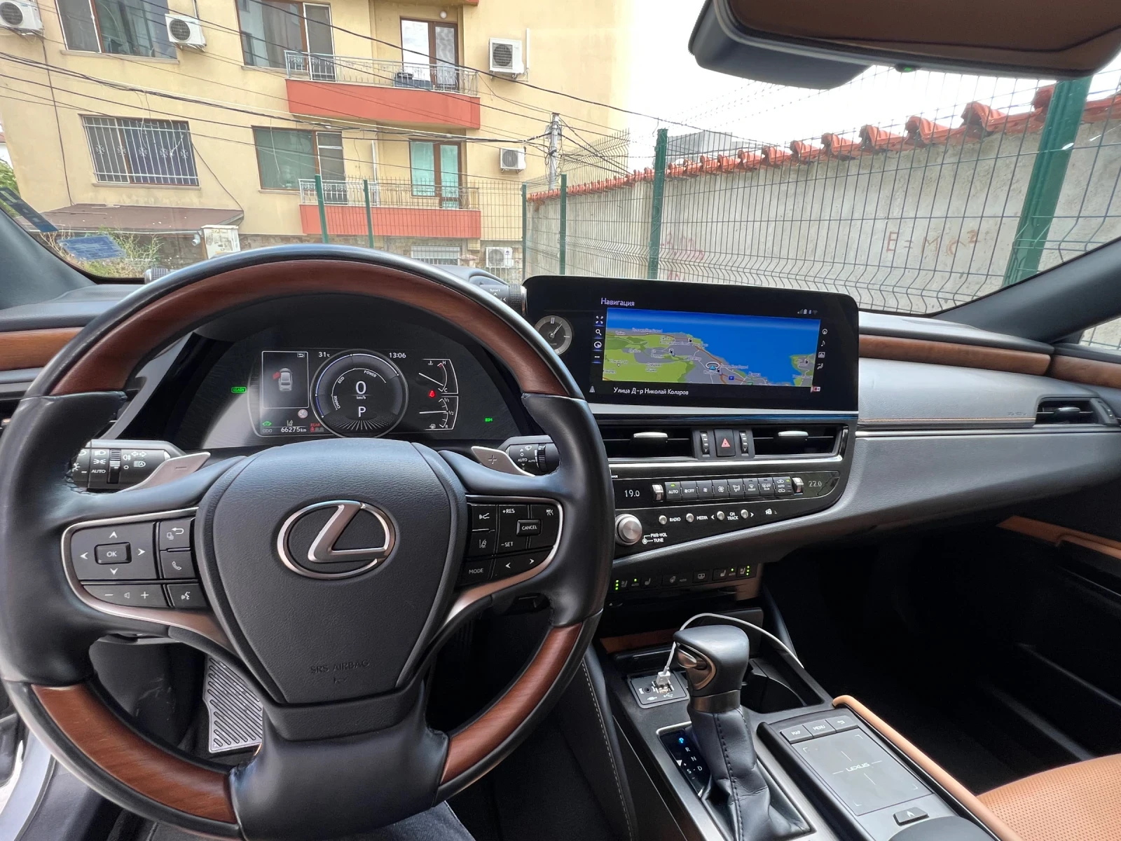 Lexus ES 300 h Luxury - изображение 8