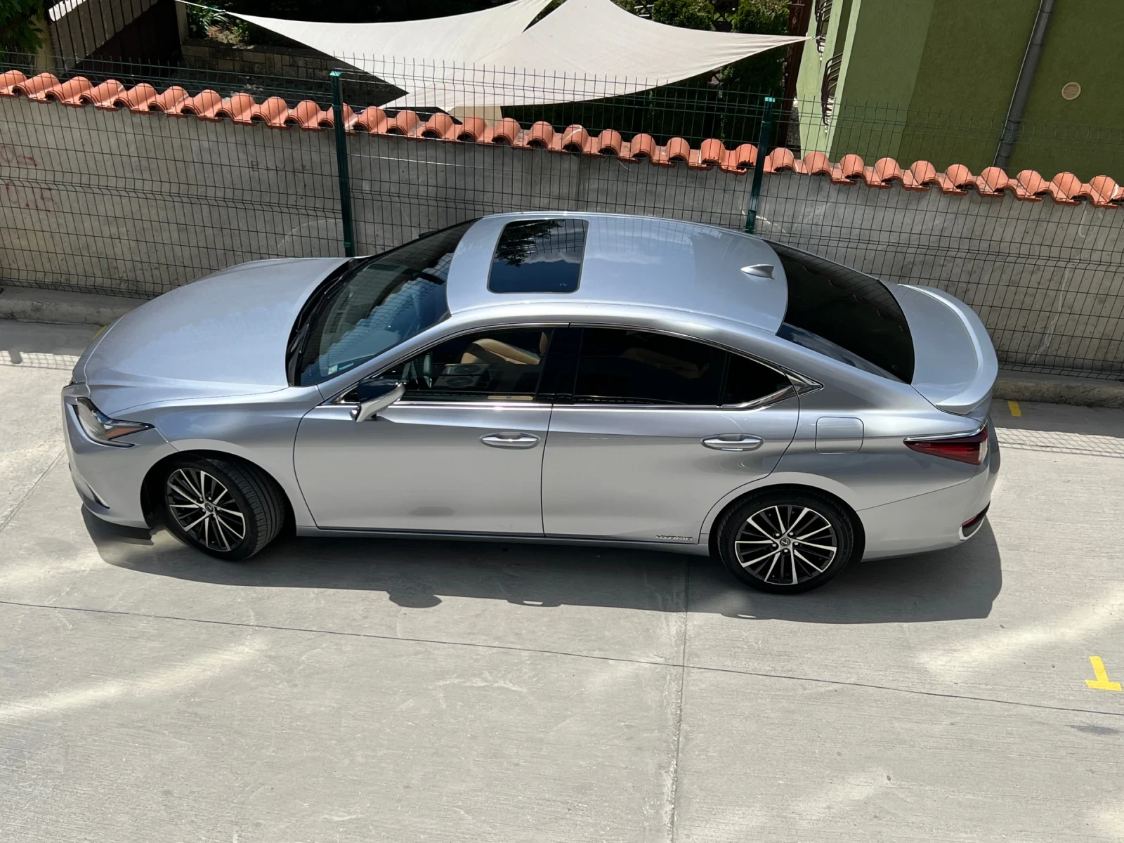 Lexus ES 300 h Luxury - изображение 3